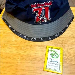 Walt Disney World 71 Bucket Hat w/Bonus